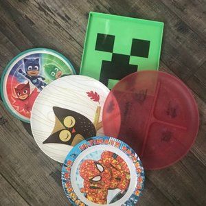 Kids Assorted Plastic Plates